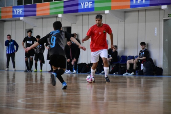 El equipo de Las Heras se aseguró un lugar en los playoffs. (Foto: Comodoro Deportes)