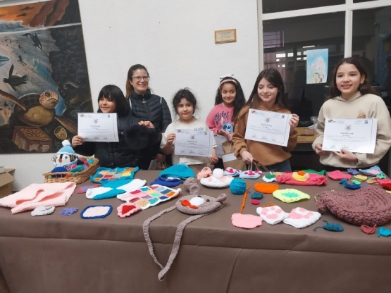 Gran acompañamiento de la comunidad al Taller Municipal de Tejido a Crochet