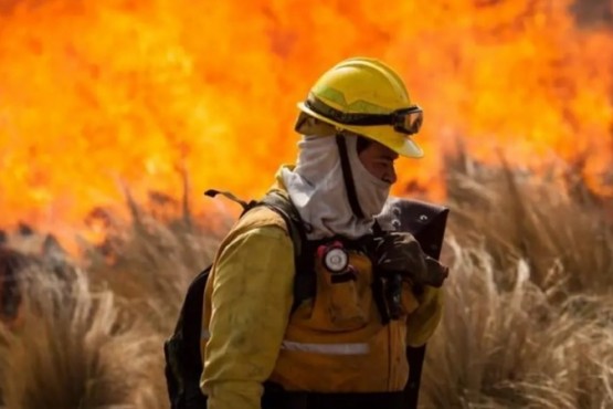 Le desvalijaron la casa a un bombero voluntario mientras luchaba contra el incendio en el cerro Uritorco