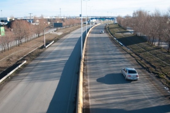 Sufrió un desperfecto y quedó en el medio de la autovía