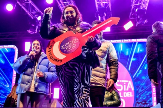 Paola Pérez: La felicidad de la ganadora del auto 0KM que sorteó la Muni