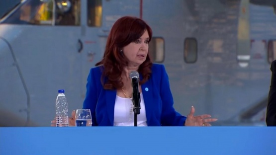 CFK reclamó sumar al juicio la pericia que confirma que los cuadernos fueron adulterados