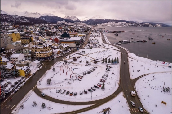 Ushuaia registra la mayor nevada de la temporada con acumulación en calles y rutas