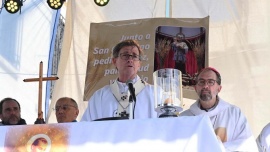 El arzobispo García Cuerva dio su primera misa de San Cayetano