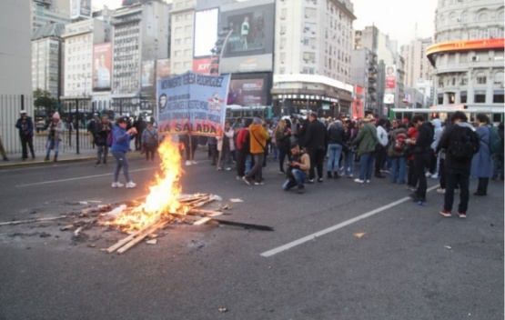 Quién era Facundo Molares, el hombre que murió en la manifestación