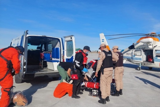 Prefectura aeroevacuó a una tripulante de un buque pesquero