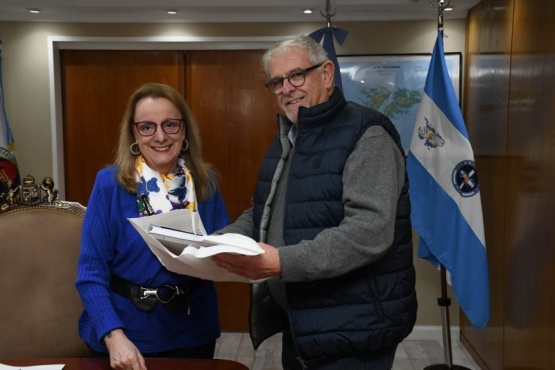 Alicia Kirchner se reunió con el nuevo jefe del aeropuerto de El Calafate
