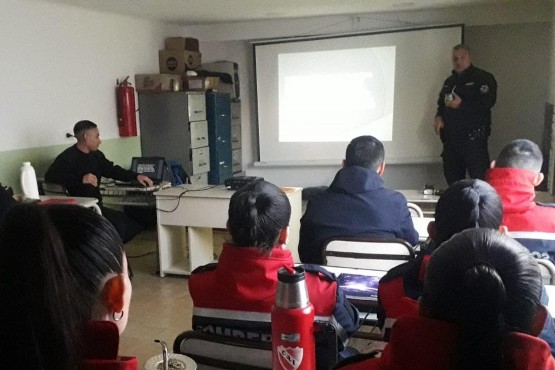 Bomberos se capacitó en fotografía pericial 