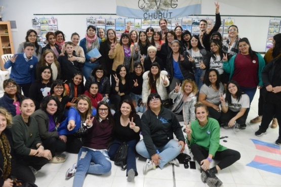 En Chubut, Mazzina reconoció a mujeres que se capacitaron en albañilería