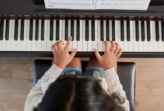 Los 5 mejores canales de YouTube para aprender a tocar el piano
