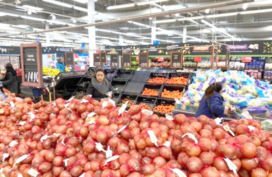 Ventas de supermercados bajan 3,9% en julio y acumulan caída del 4,3% en el año