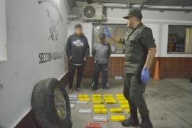 Descubren más de 25 kilos de cocaína acondicionados en una rueda de un vehículo
