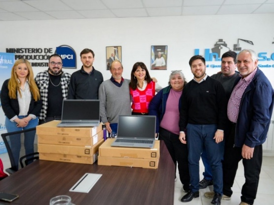 Fortalecen con equipamiento a los puertos de Santa Cruz