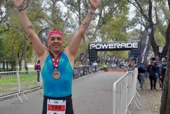 Triatlón Ironman 5150: Un riogalleguense culminó con éxito el desafío