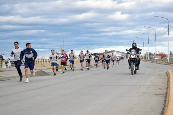 Ramiro Coria, representante del Ejercito, ganó la corrida Atlética