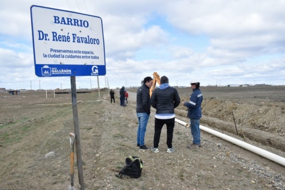 Cloacas para Río Gallegos: Trabajan en el Barrio René Favaloro