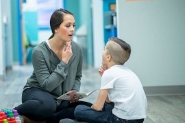 Aumentaron las consultas por trastornos del lenguaje, según especialistas del Hospital de Clínicas