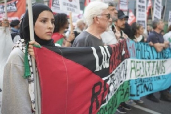 Organizaciones argentino-árabes realizan una movilización en apoyo a Palestina