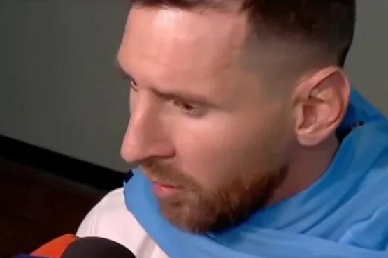Messi destrozó al jugador paraguayo que lo escupió: 