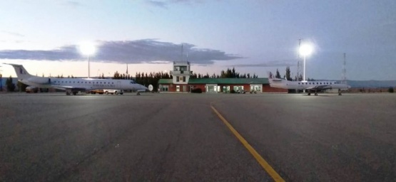 Porqué el aeropuerto de Perito Moreno aún no puede recibir vuelos de LADE