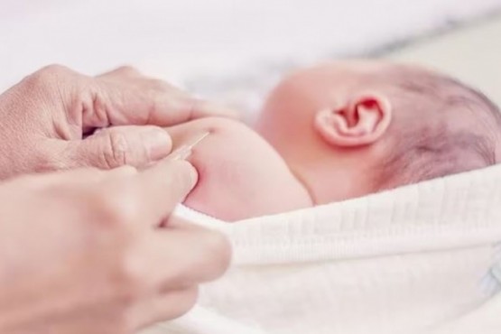 La Justicia de San Luis ordenó vacunar a dos bebes recién nacidos, pese a la negativa de sus padres