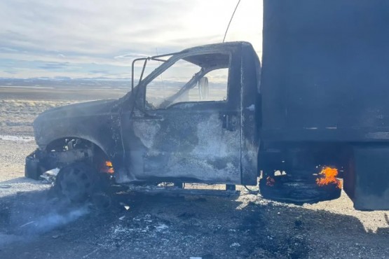 Un camión se prendió fuego sobre la Ruta N°40