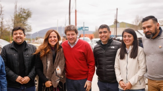 Tolosa Paz y el gobernador Melella recorrieron obras en Centros de Desarrollo Infantil y visitaron Cooperativas de Trabajo