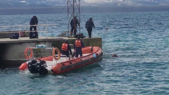 Prefectura salvó la vida de una mujer que cayó al agua en Bariloche