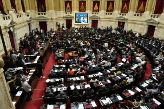 En una sesión relámpago, juraron tres nuevos diputados en la Cámara Baja