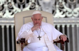 El papa Francisco sorprendió al responder a quién elegiría entre Messi y Maradona