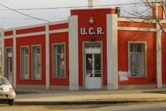 El Comité de la UCR con la puerta entreabierta