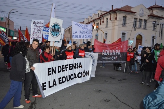 Marcha en defensa de la educación 