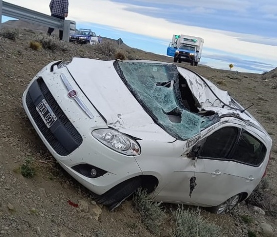 Una mujer resultó herida tras volcar