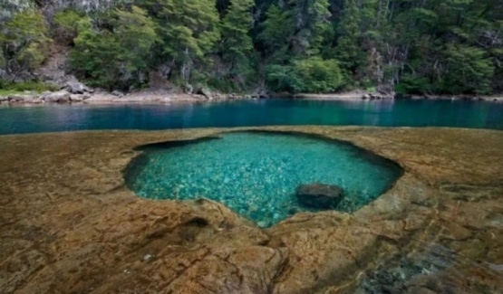 Piletones ocultos de agua cristalina en Bariloche