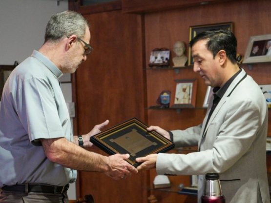 Monseñor Ignacio Medina recibió al intendente Pablo Grasso