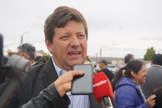 Pedro Luxen, Ministro de Gobierno de la Provincia. 