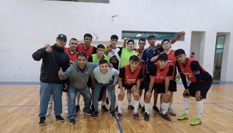 Pulgares arriba para el título de Pasillo Futsal.. 
