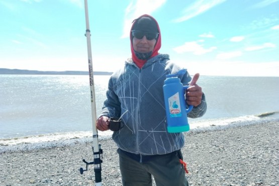 Pescadores despiden el año en la costanera local