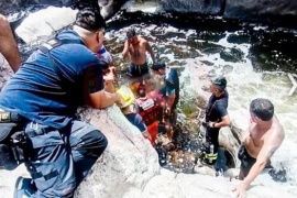 Un turista se ahogó por buscar una ojota