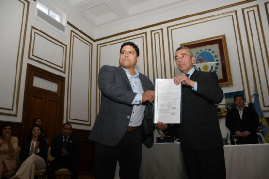 Claudio Vidal puso en funciones al ministro de Energía y Minería
