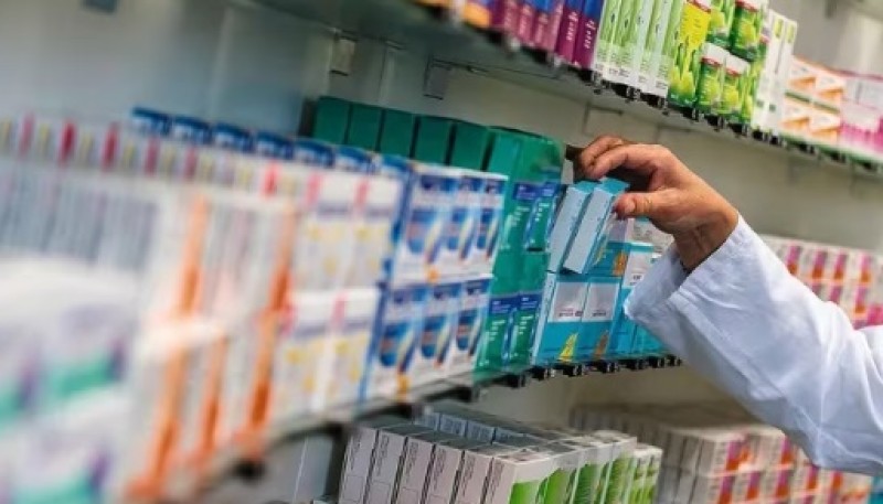 Farmacéuticos afirman que los precios subieron un 100% en el último mes