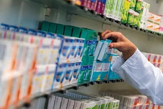 El Gobierno permitirá a los médicos sugerir marcas de remedios