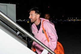 Messi partió rumbo a Arabia Saudita para enfrentar a Cristiano Ronaldo