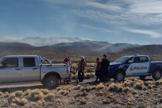 Bomberos sofocaron incendio sobre la Estancia Cerro Silva