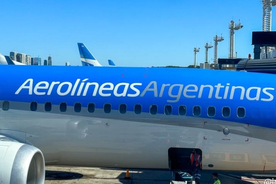 Crean una comisión para avanzar con la privatización de Aerolíneas Argentinas
