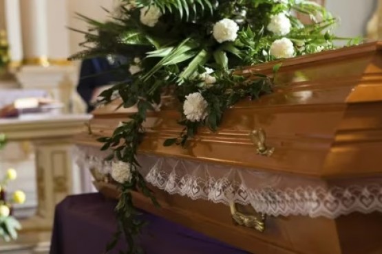 La dieron por muerta y se despertó minutos antes de llegar al crematorio