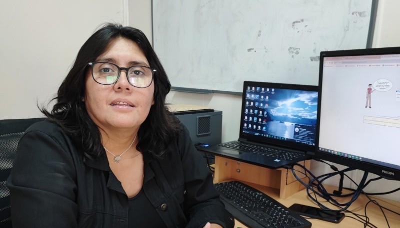 La secretaria general académica de la Universidad Nacional de la Patagonia Austral, Prof. Karina Nahuin.
