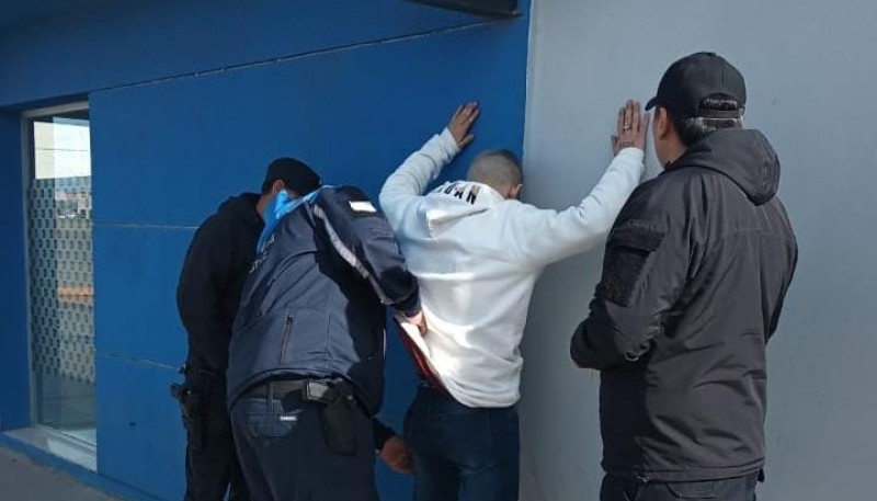 Policía frustró el robo de ancianos en la terminal de ómnibus 