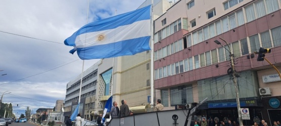 Se realizó el tradicional izamiento dominical