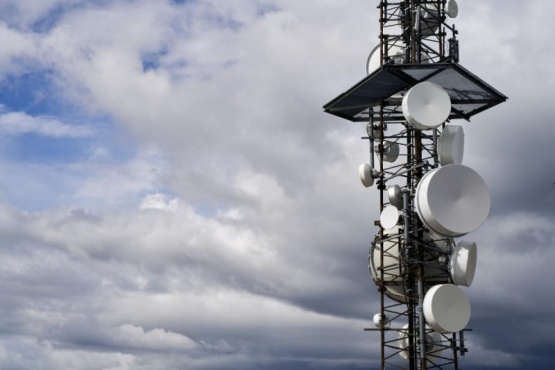 Qué es y cómo funciona Starlink, el servicio de internet satelital que autorizó el Gobierno